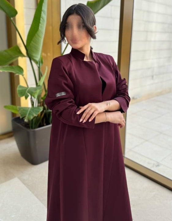 بليزر كريب غير لامع بقصة انسيابية متعدد الألوان