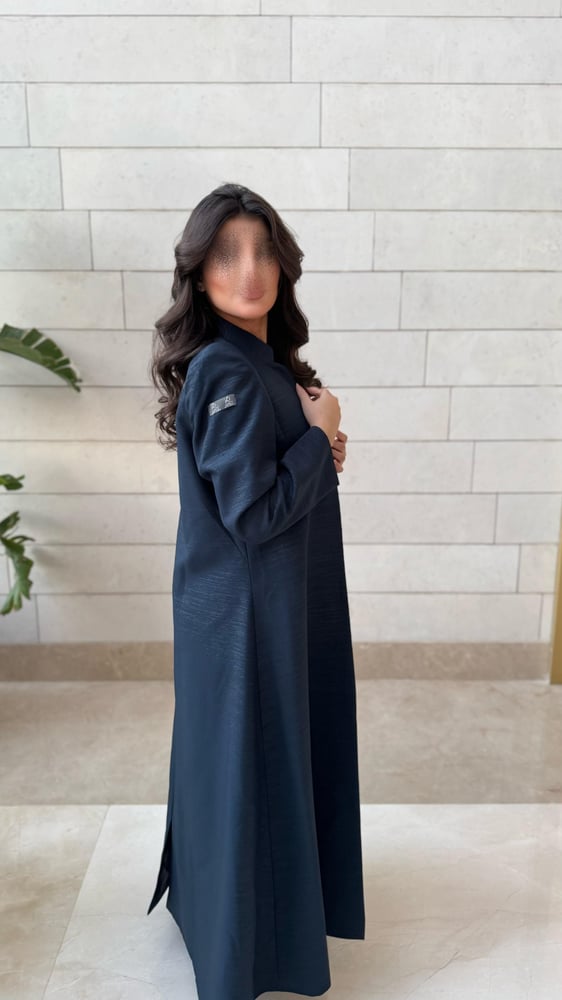 بليزر كريب لامع كحلي صيفي مبطن