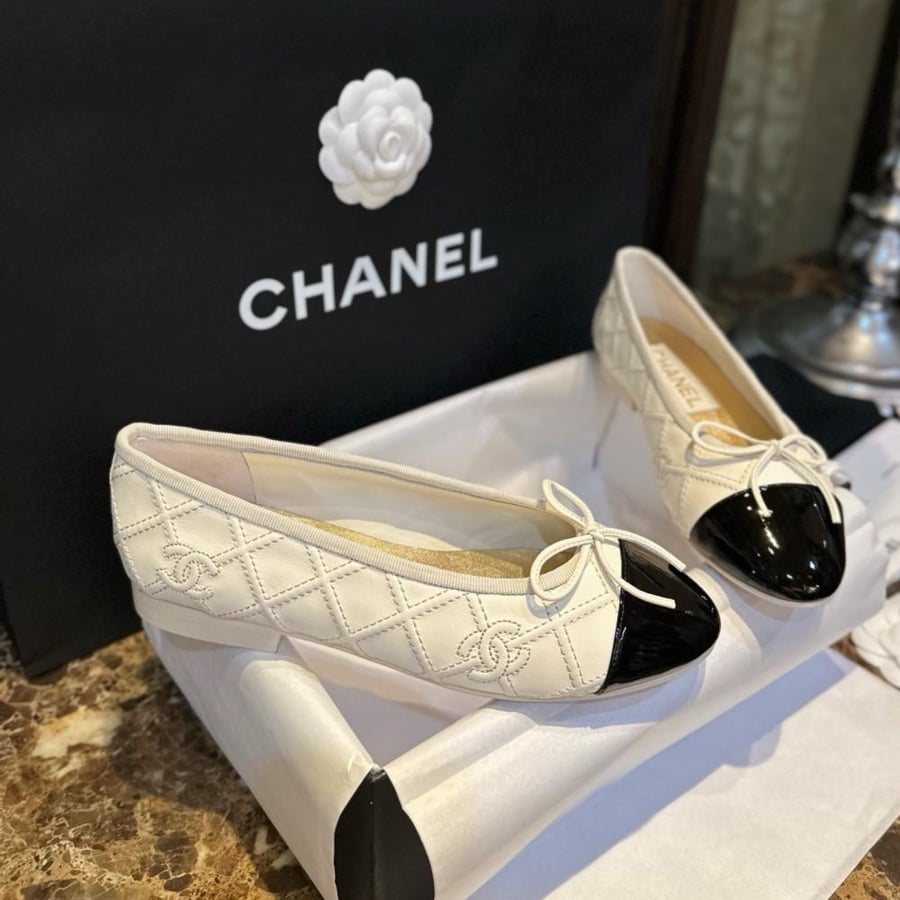Ballet flats