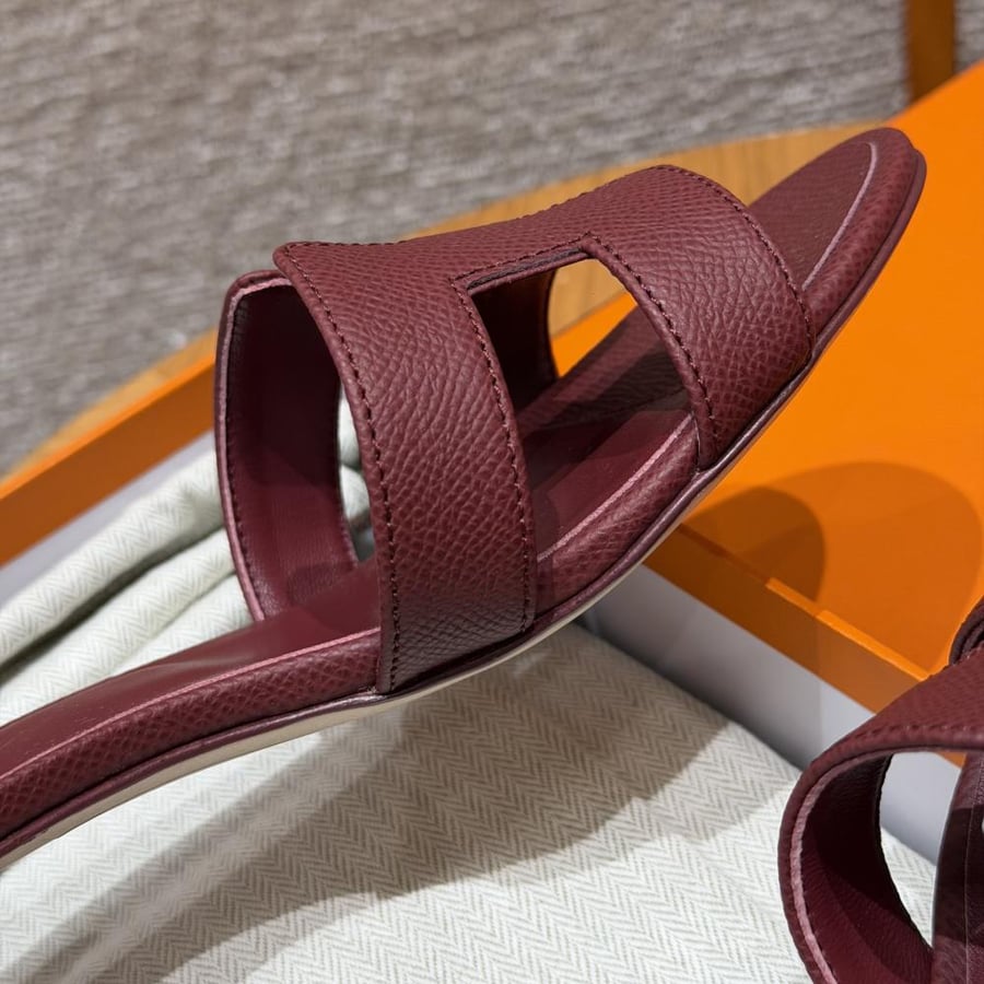 Oasis sandal