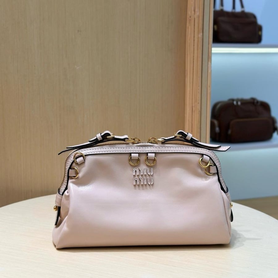 Caprice leather clutch bag