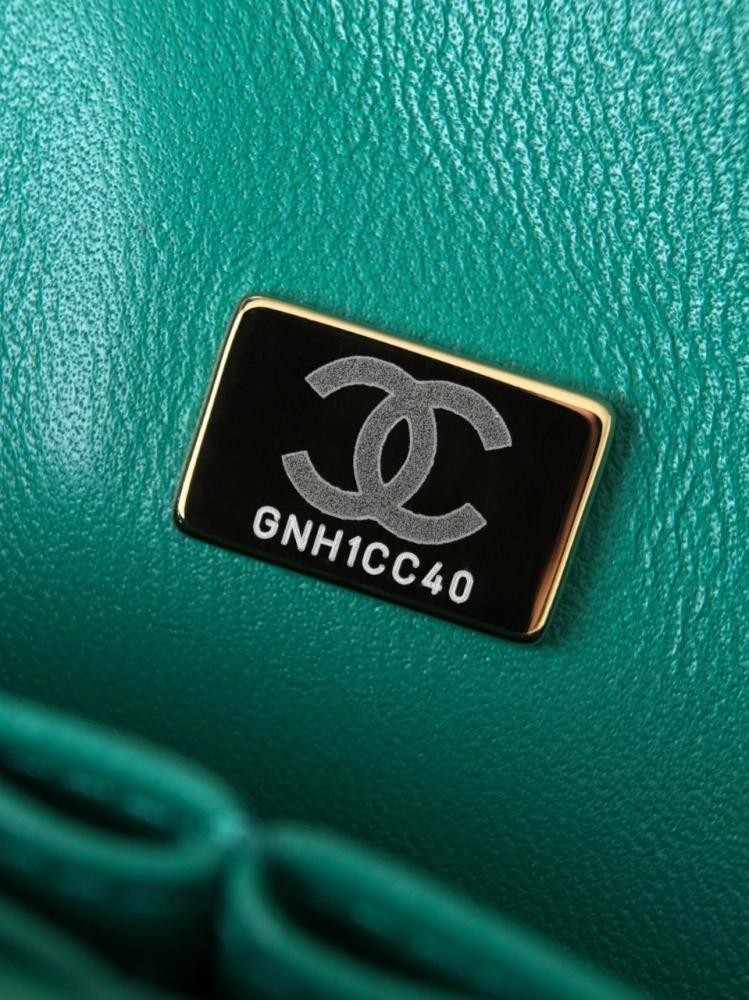 Cf medium caviar leather ghw