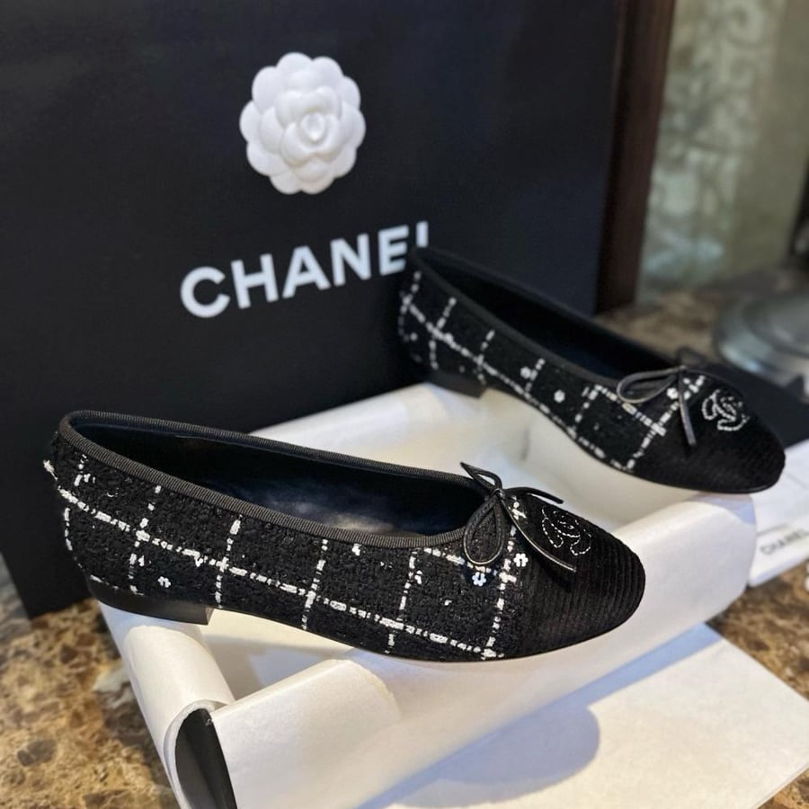 Ballet flats