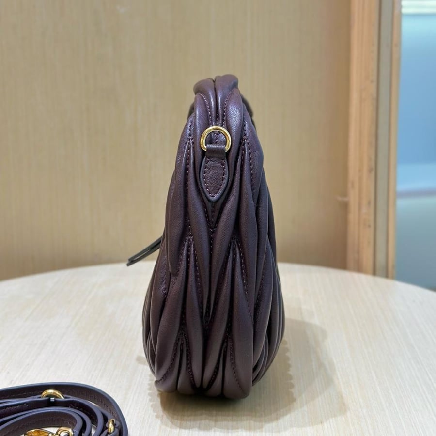Miu miu Wander hobo 17.5cm