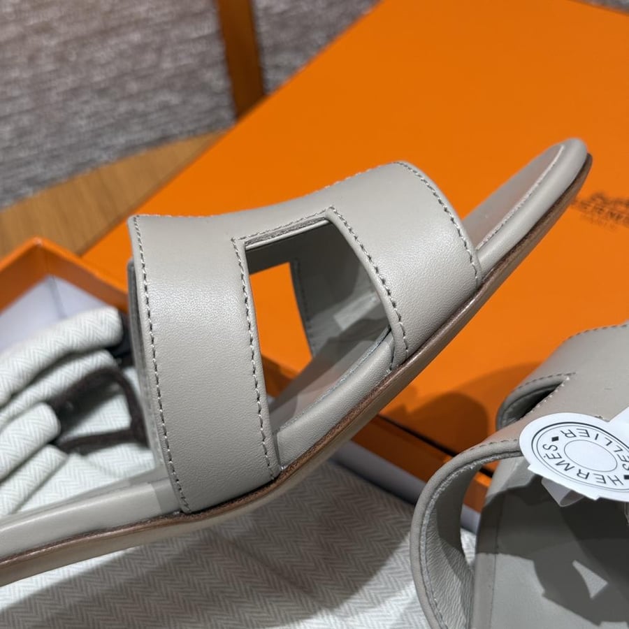 Oasis sandal