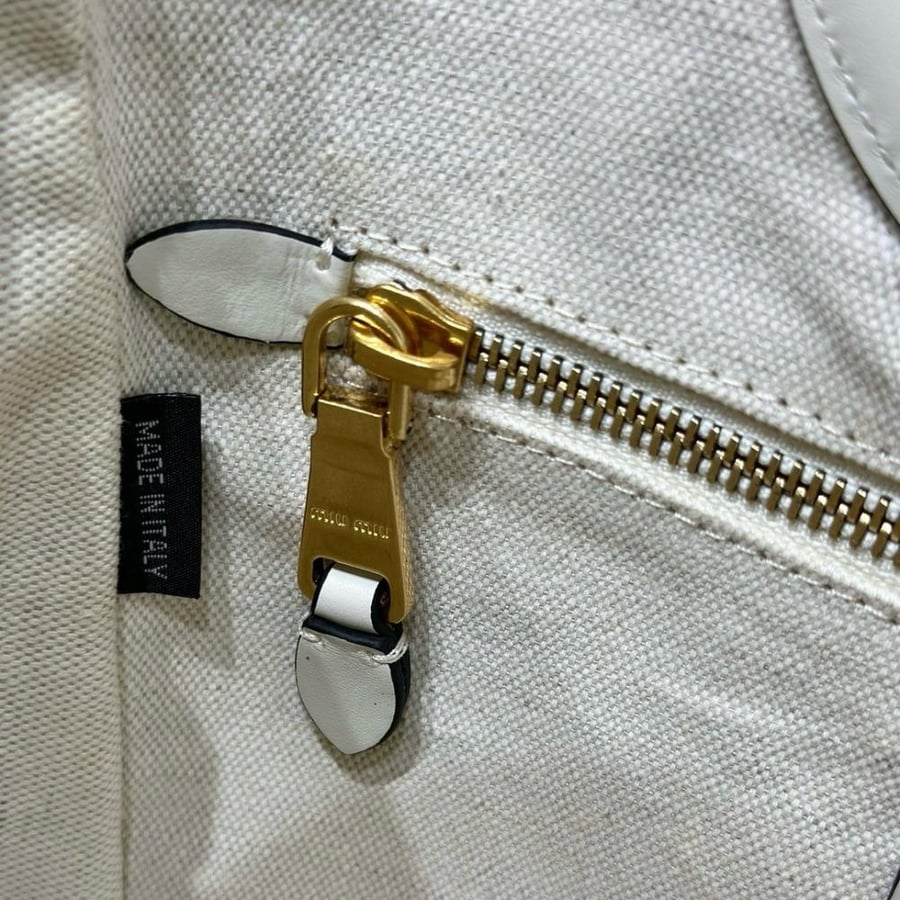 Miu miu lvy 22cm
