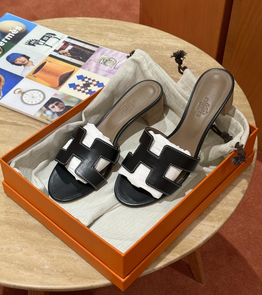 Hermès Oasis Noir Swift Sandal