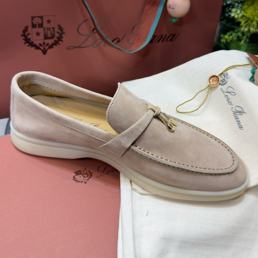 Loropiana summer walk