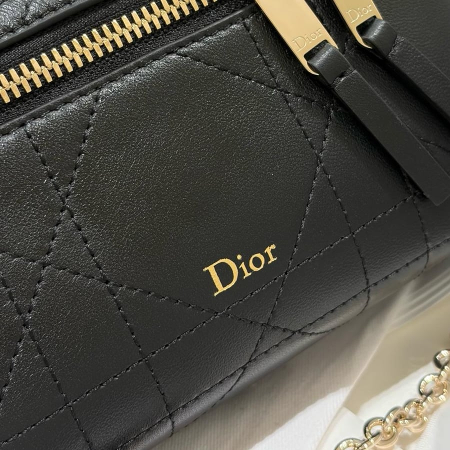 Mini soft vanity