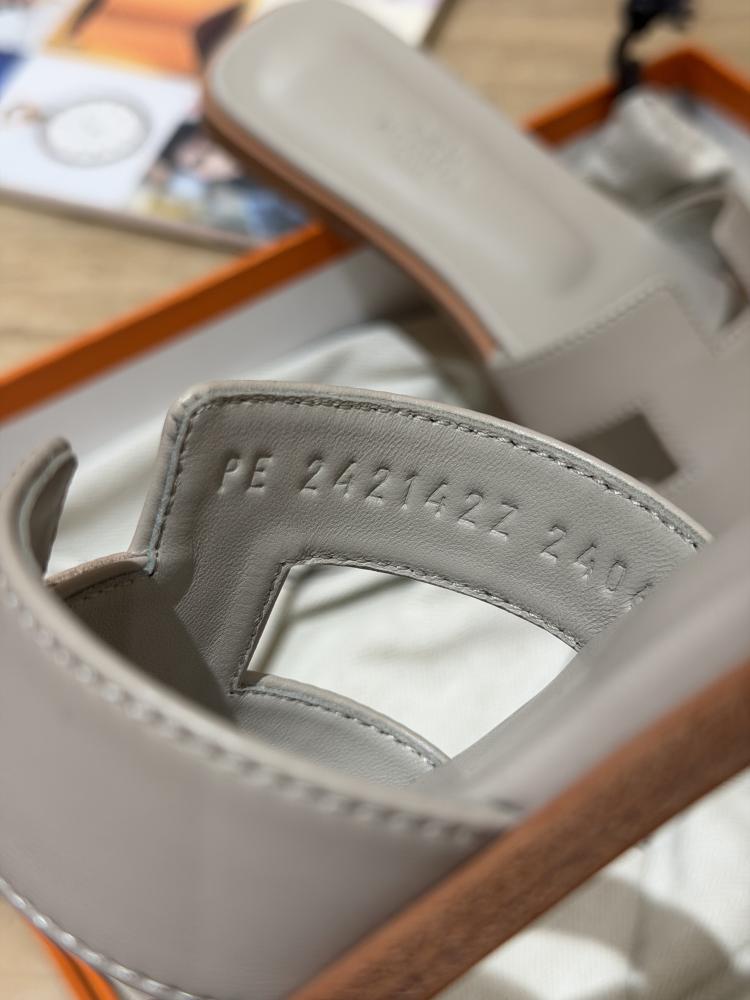 Oran sandal