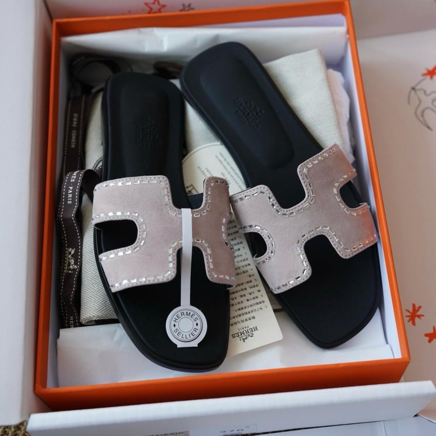 Oran sandal