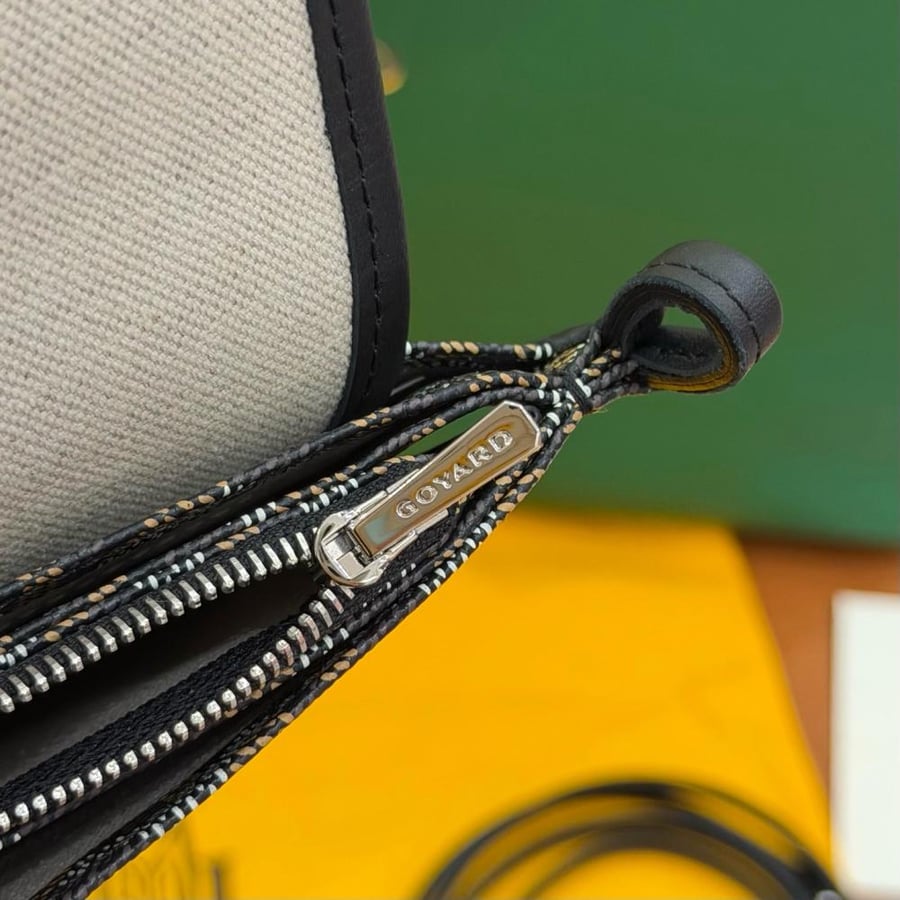 Plumet pouch-wallet