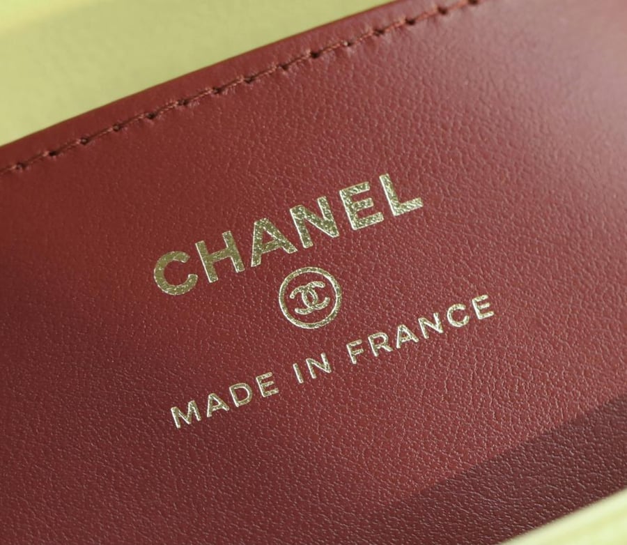 Chanel mini 26p