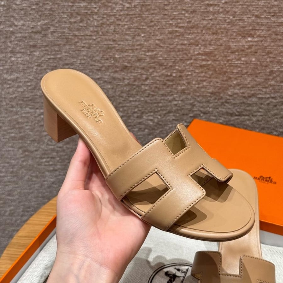 Oasis sandal