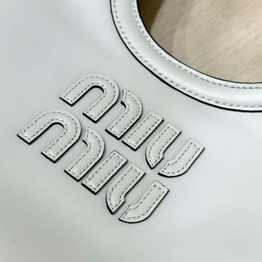 Miu miu lvy 22cm