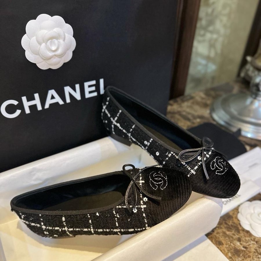 Ballet flats