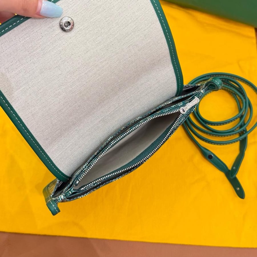 Plumet pouch-wallet