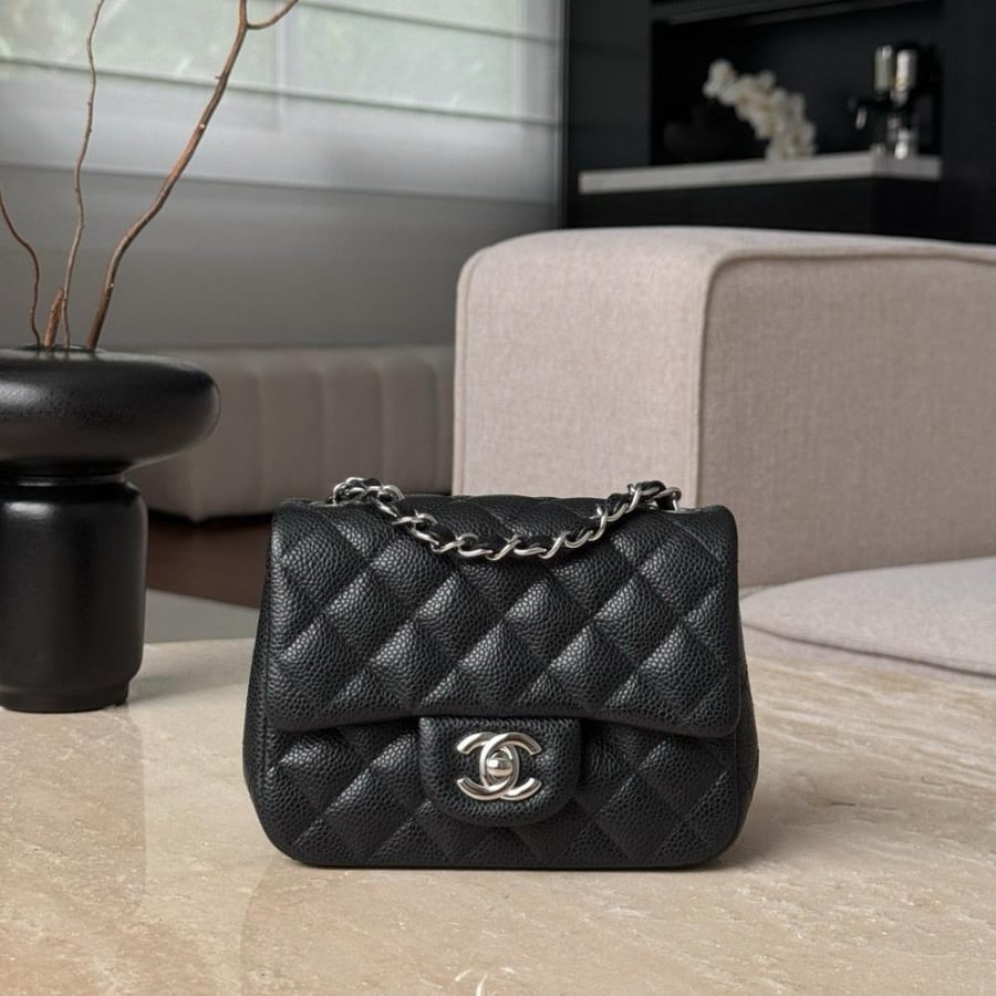 Mini square classic flap
