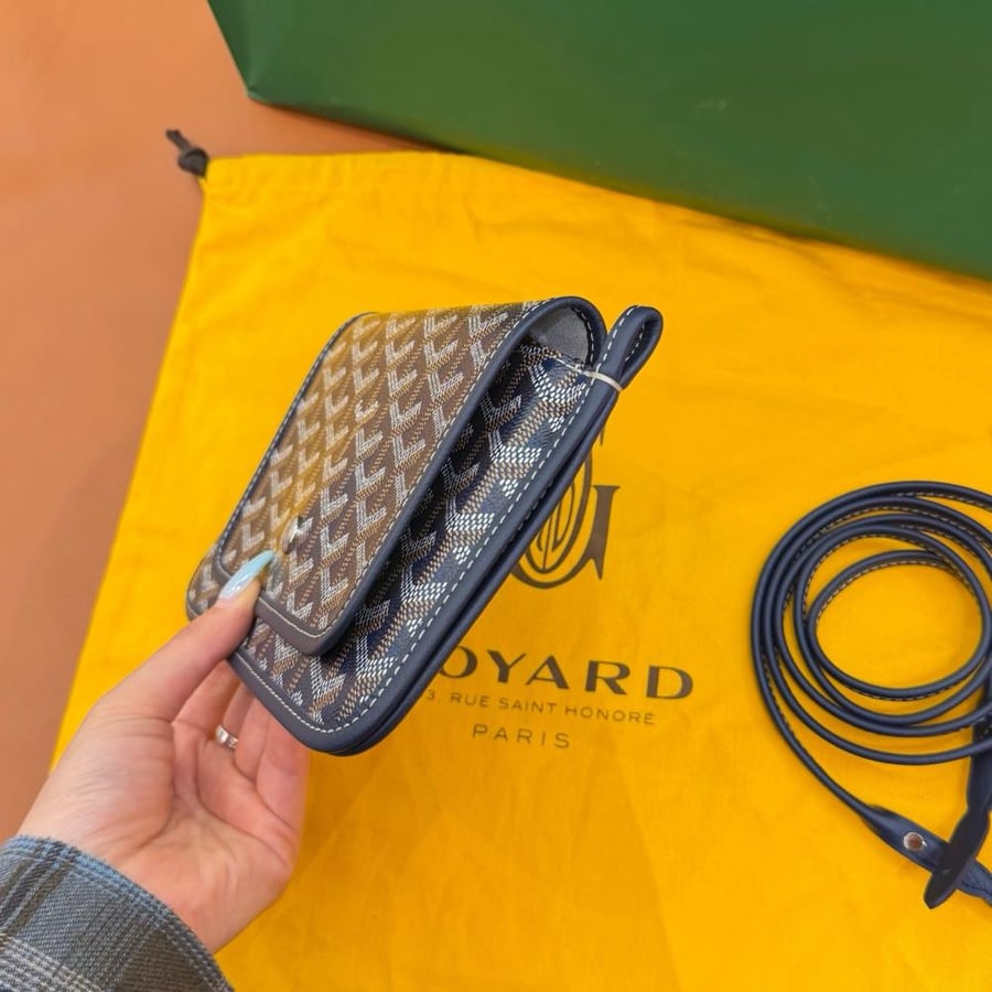 Plumet pouch-wallet