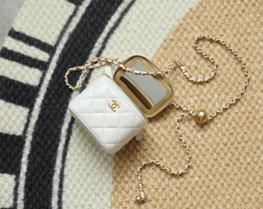 Chanel mini vanity