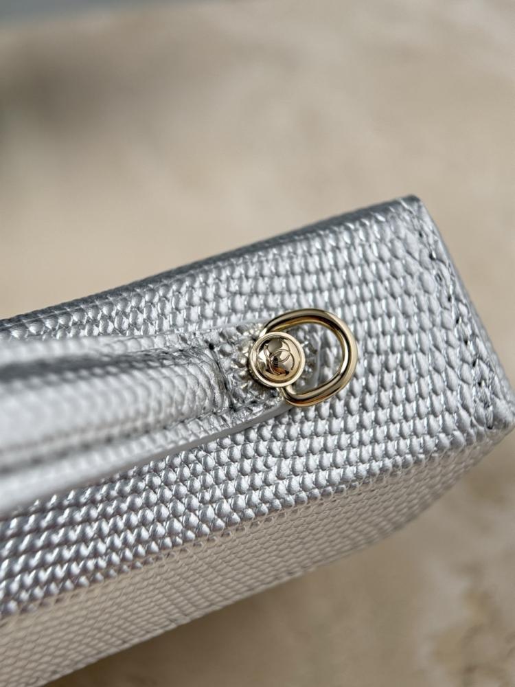 Vanity with chain