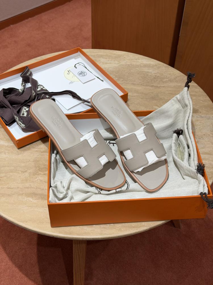 Oran sandal