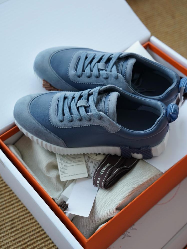Bouncing sneaker