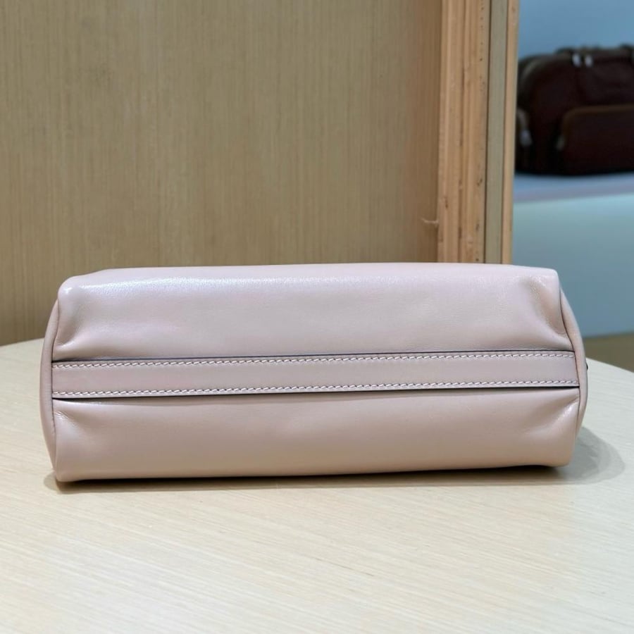 Caprice leather clutch bag