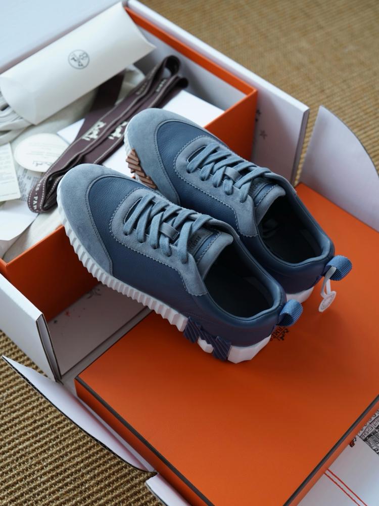 Bouncing sneaker
