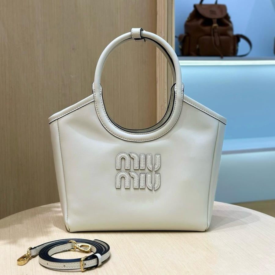 Miu miu lvy 22cm