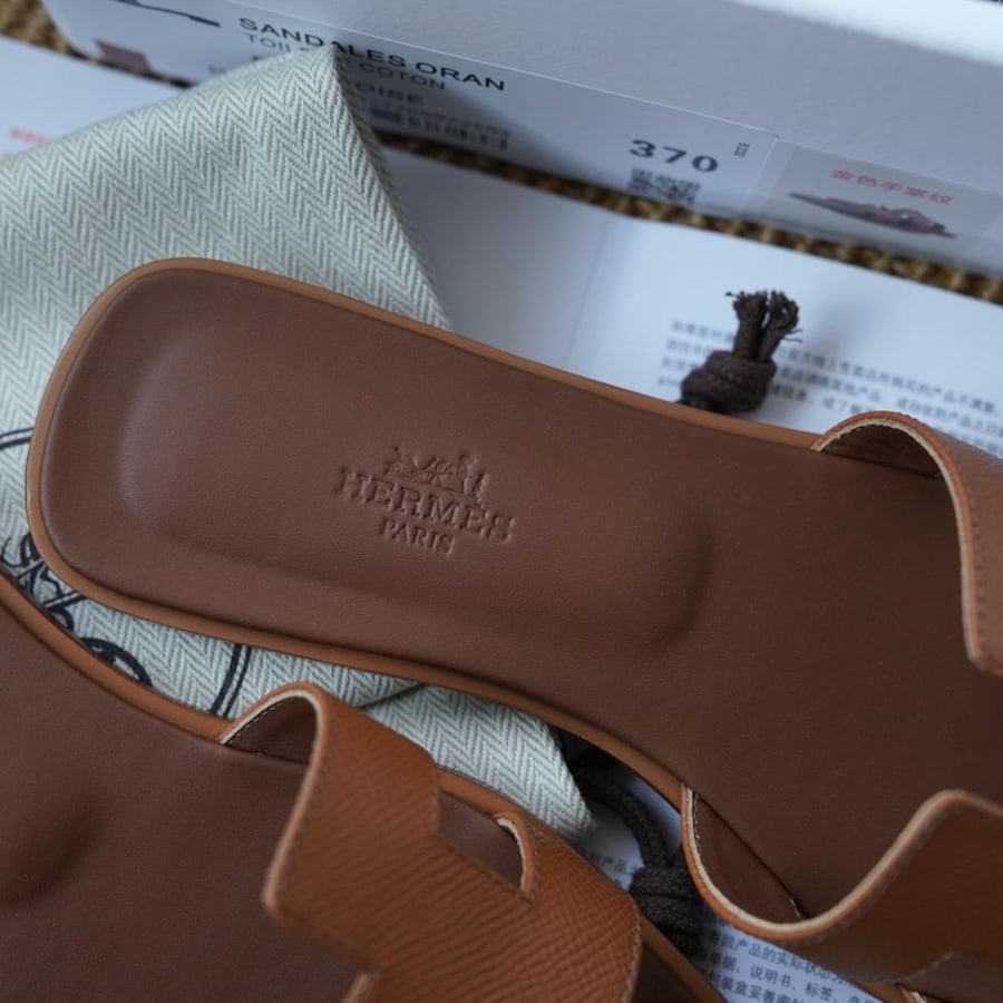 Oran sandal