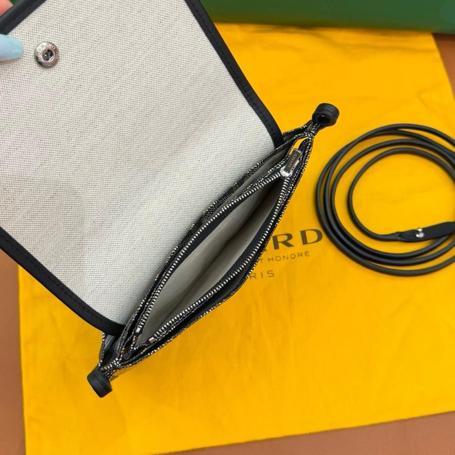 Plumet pouch-wallet