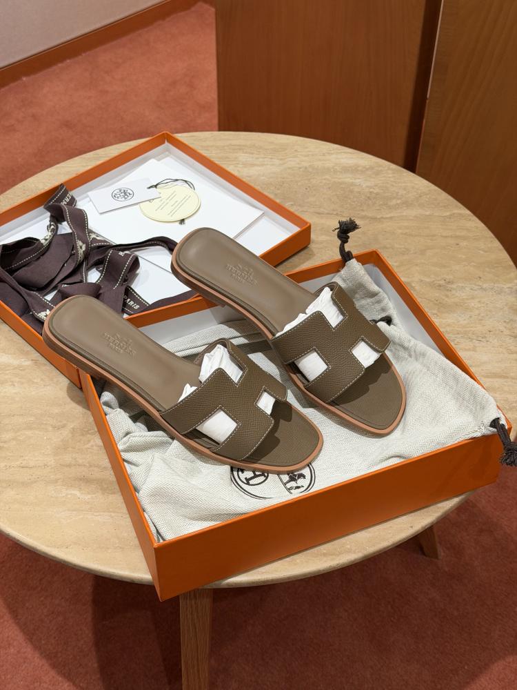 Hermès Etoupe Oran epsom Sandals