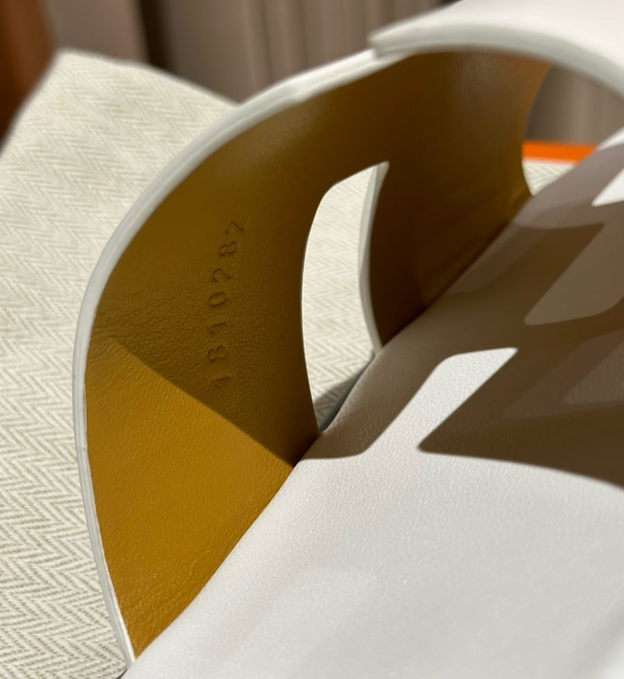 Izmir white swift sandal