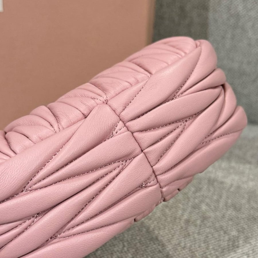 Miu miu Wander hobo 17.5cm