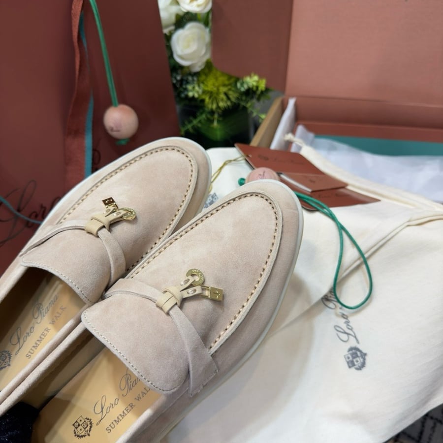 Loropiana summer walk