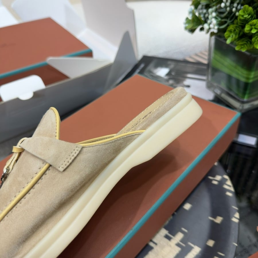 Loropiana summer walk