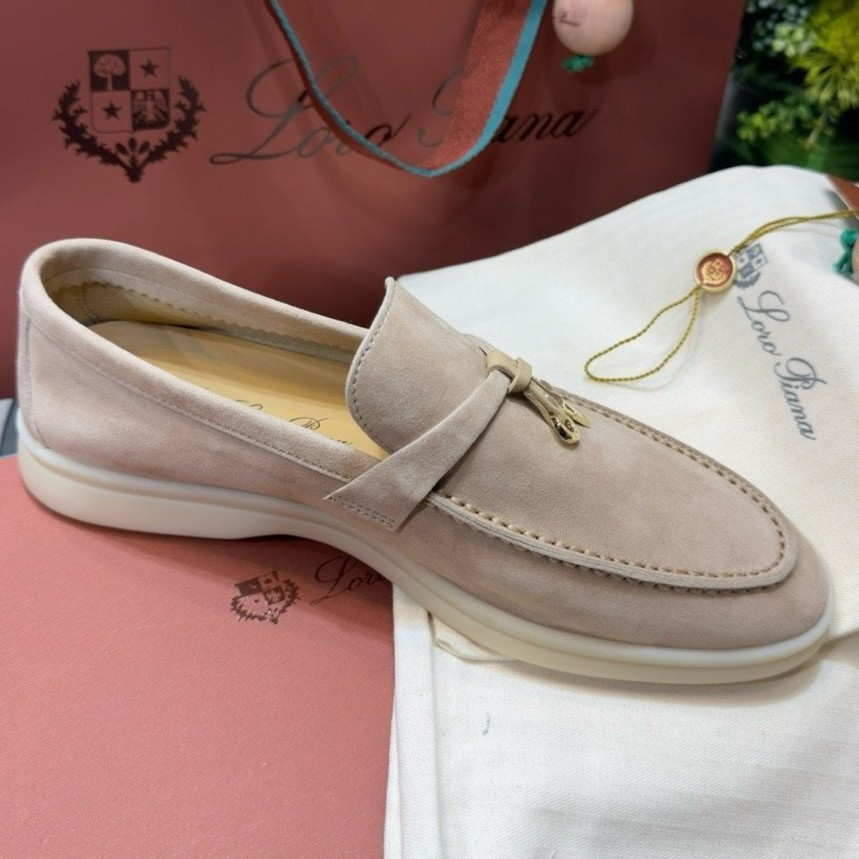 Loropiana summer walk
