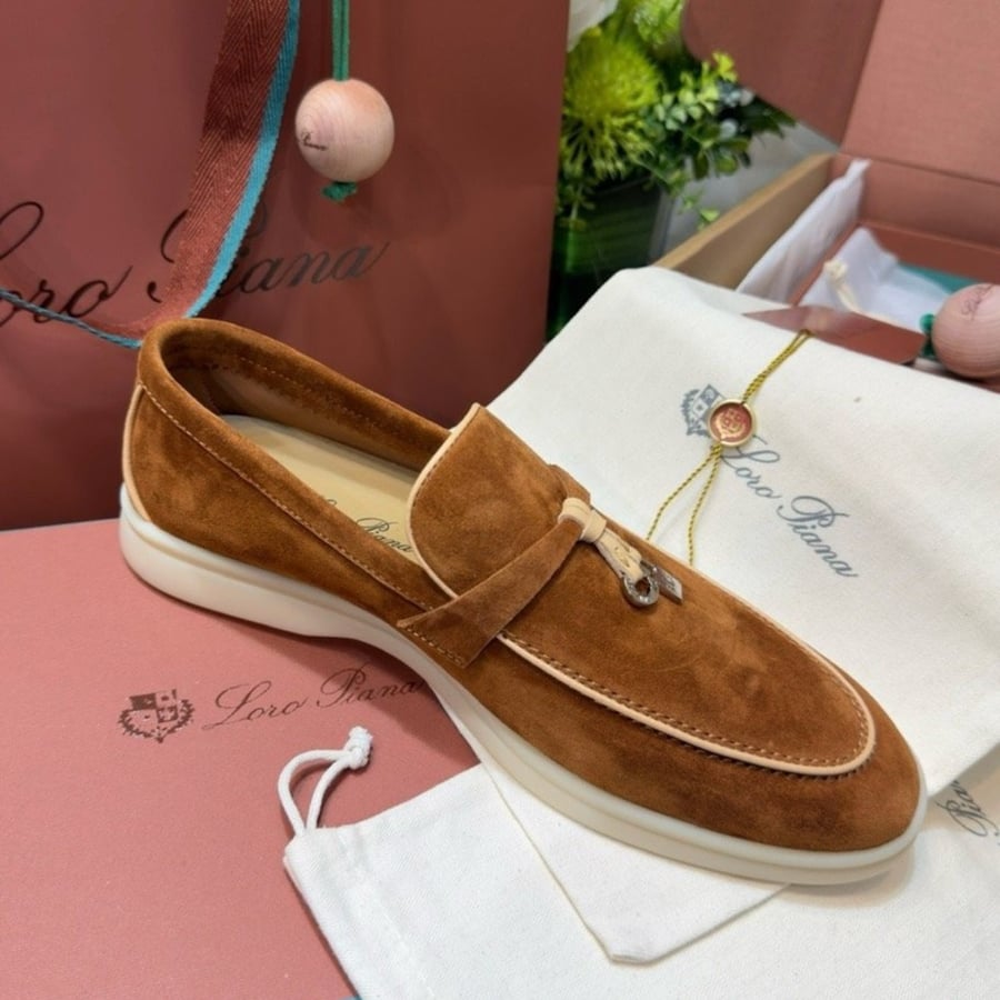 Loropiana summer walk