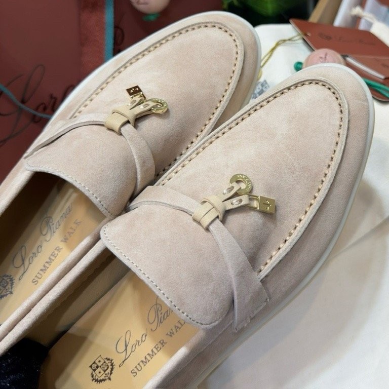 Loropiana summer walk