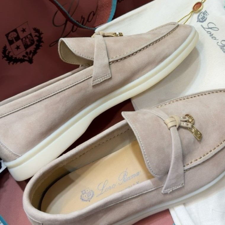 Loropiana summer walk