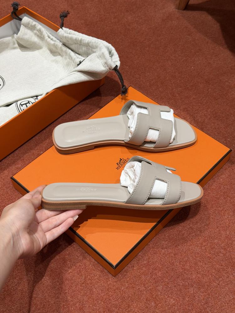 Oran sandal