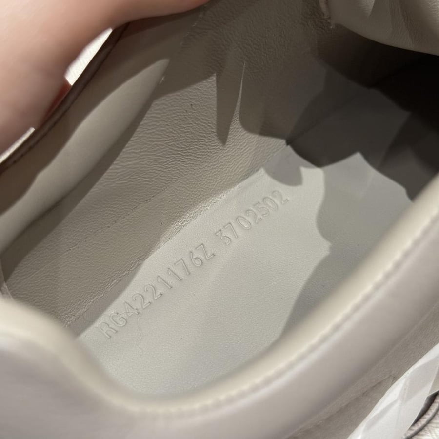 Bouncing sneaker