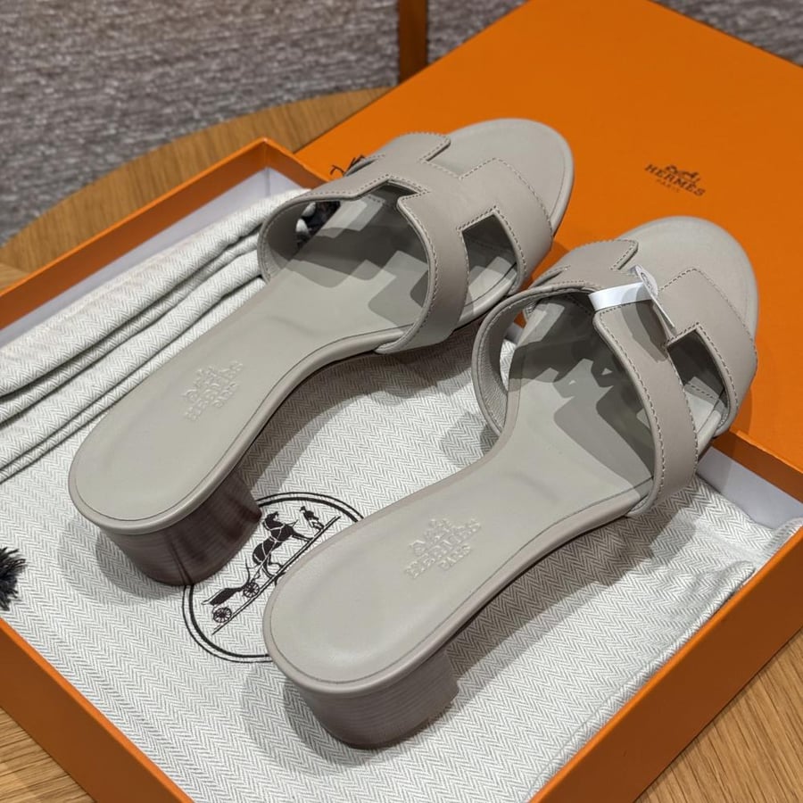 Oasis sandal