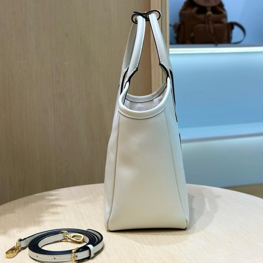 Miu miu lvy 22cm