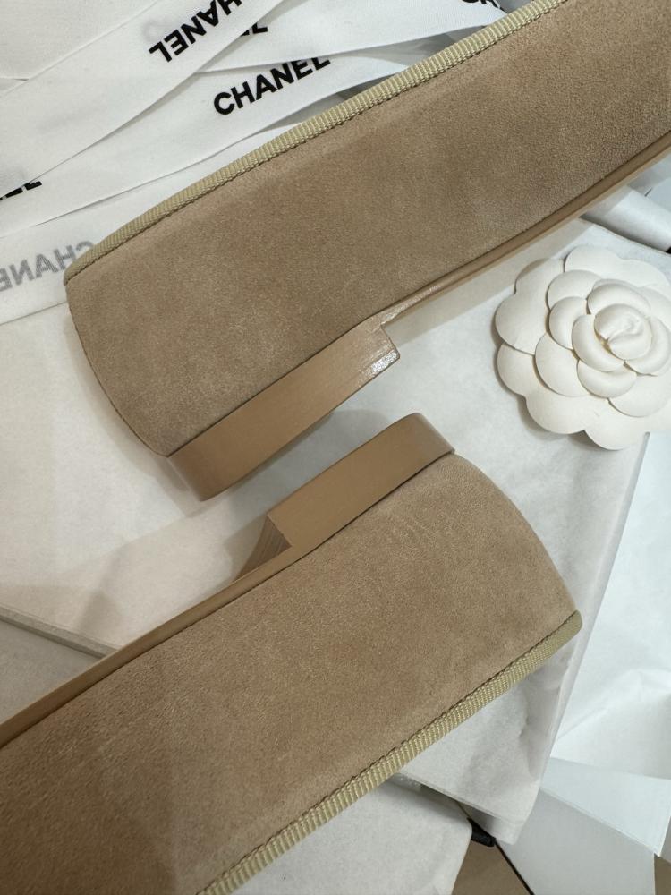 Ballet flats