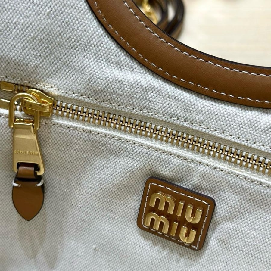 Miu miu lvy 22cm