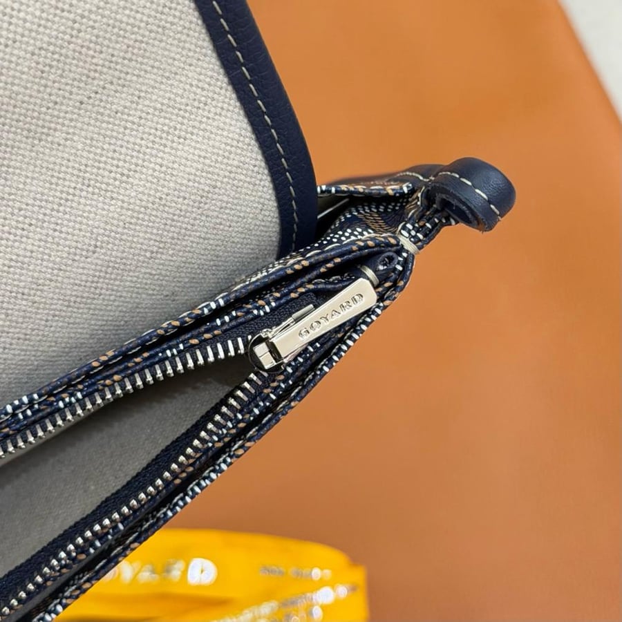 Plumet pouch-wallet