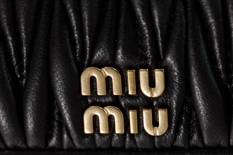 Matelassé card holder