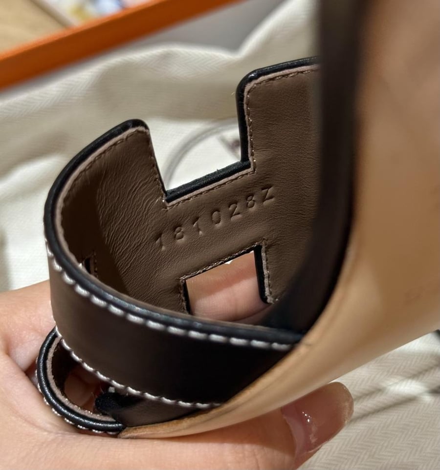 Hermès Oasis Noir Swift Sandal